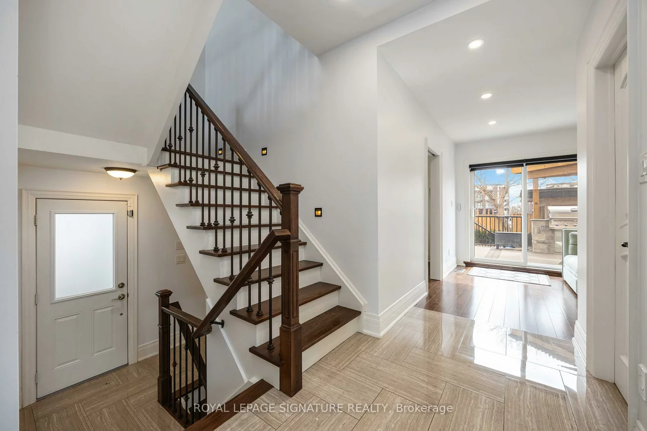 35, Rainbow, West Woodbridge, Vaughan