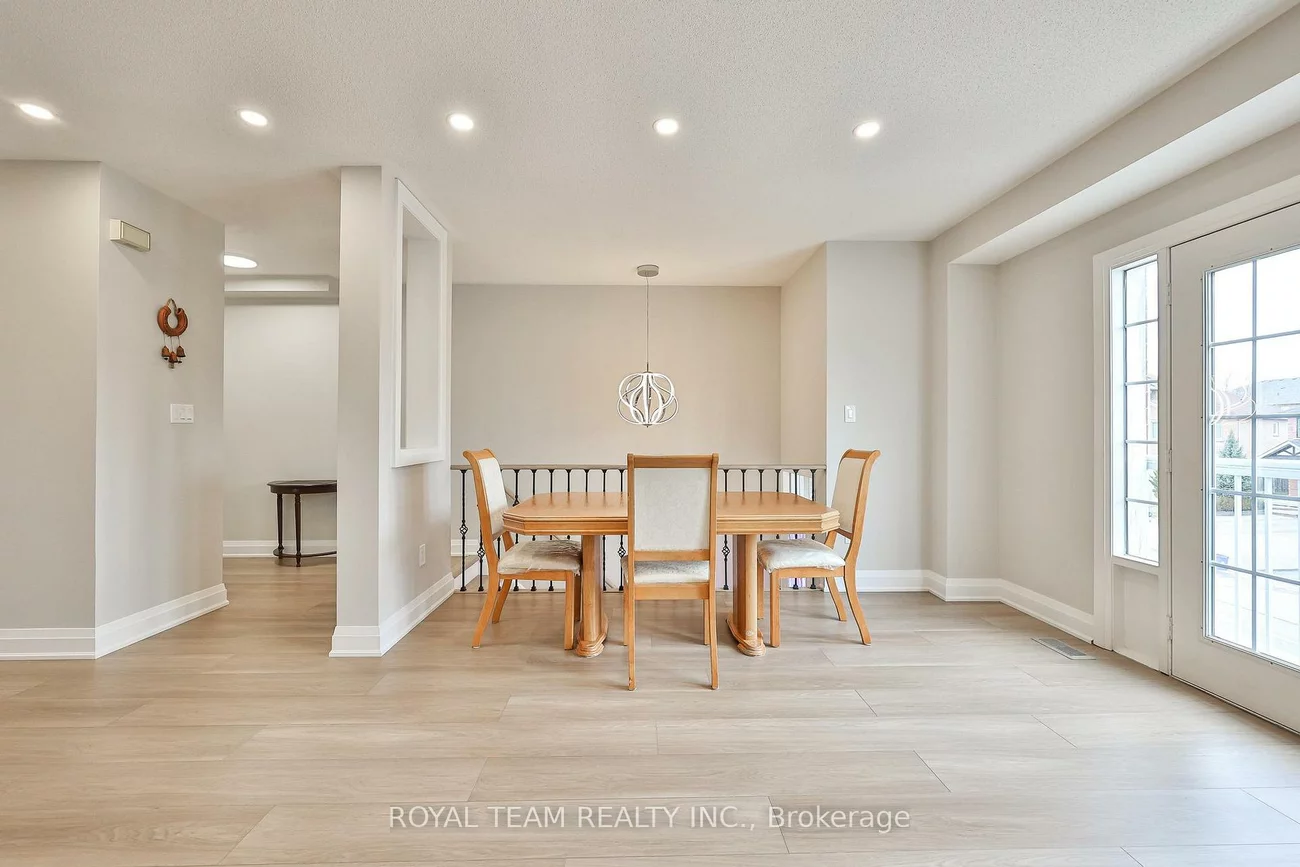 11, Jarrett, Vellore Village, Vaughan