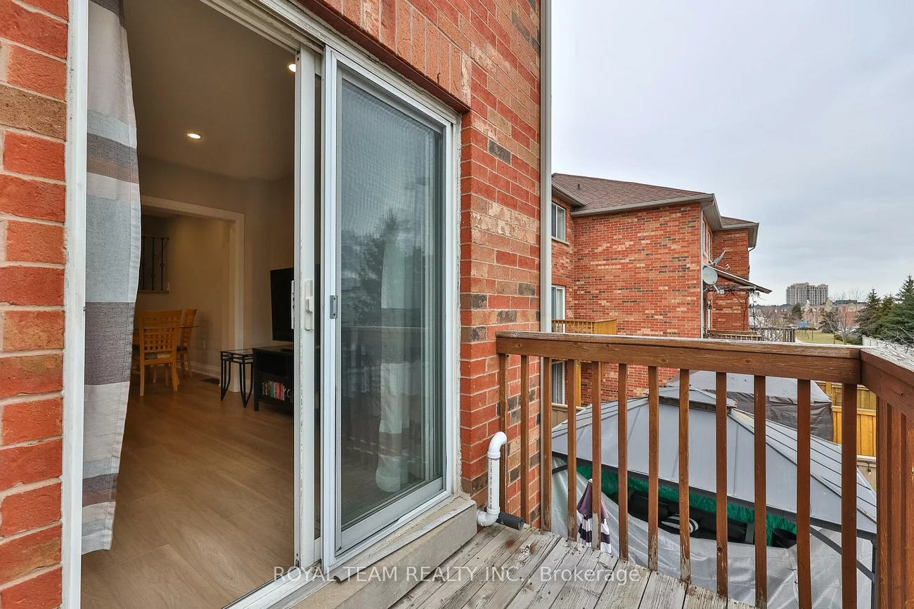 11, Jarrett, Vellore Village, Vaughan