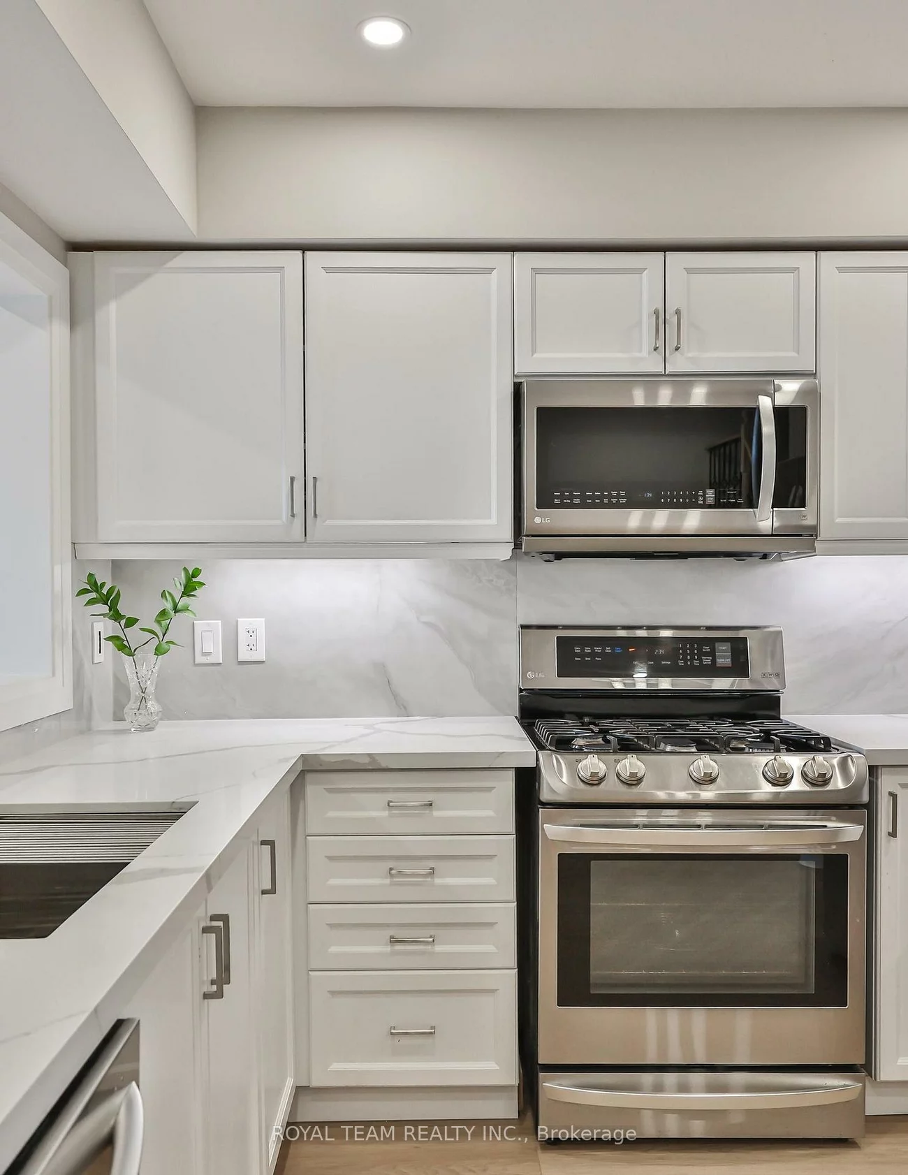 11, Jarrett, Vellore Village, Vaughan