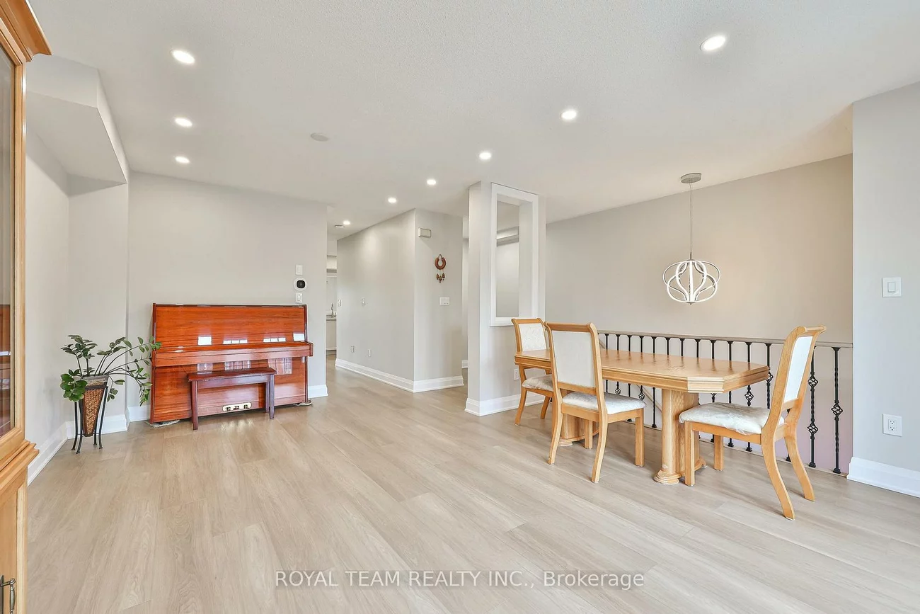 11, Jarrett, Vellore Village, Vaughan