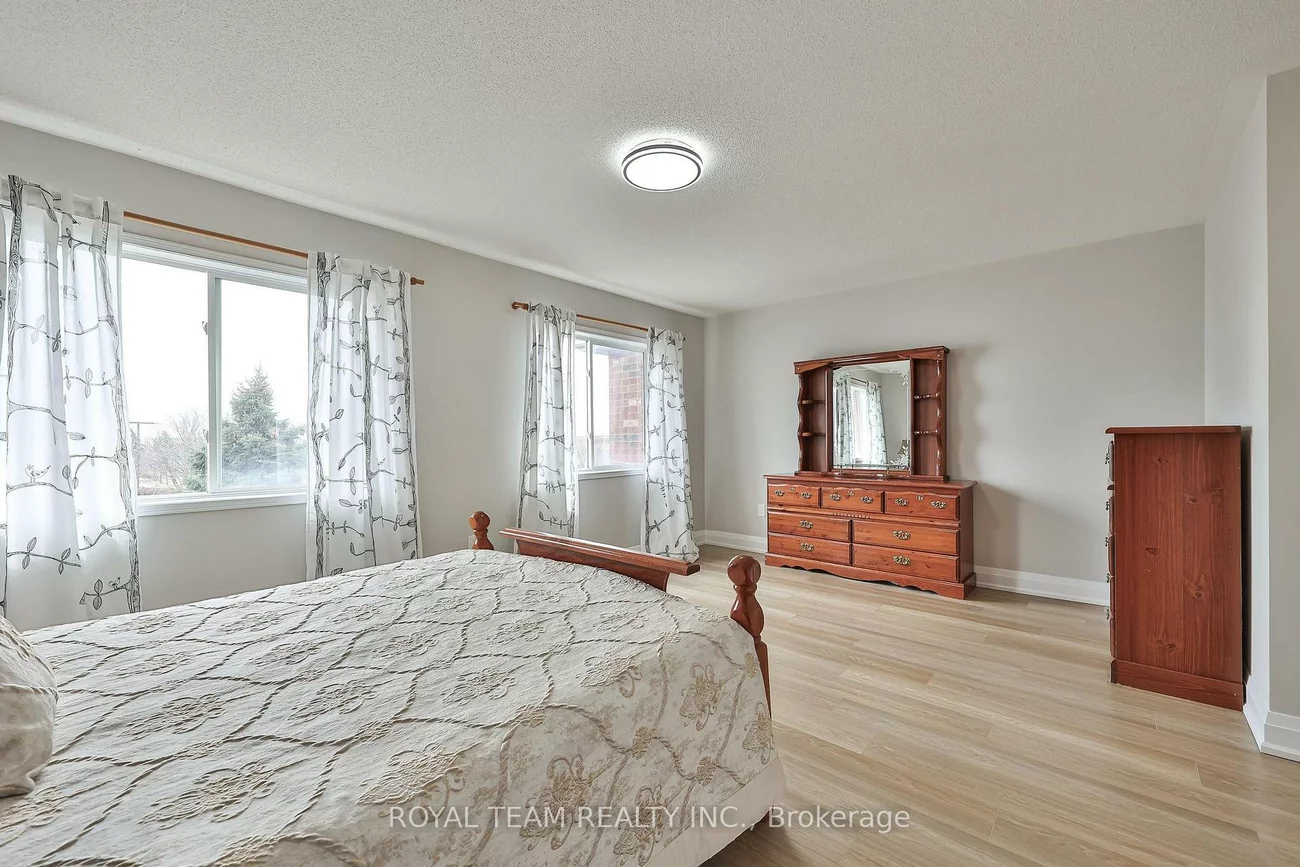 11, Jarrett, Vellore Village, Vaughan