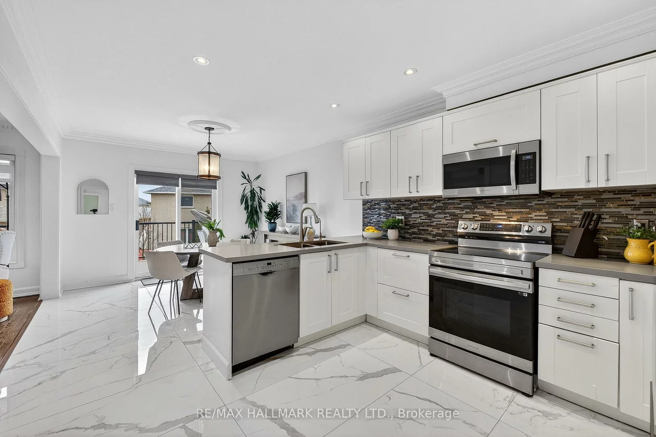 33, Topaz, Maple, Vaughan