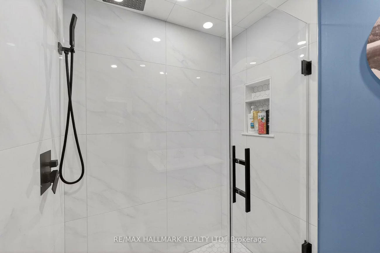 33, Topaz, Maple, Vaughan