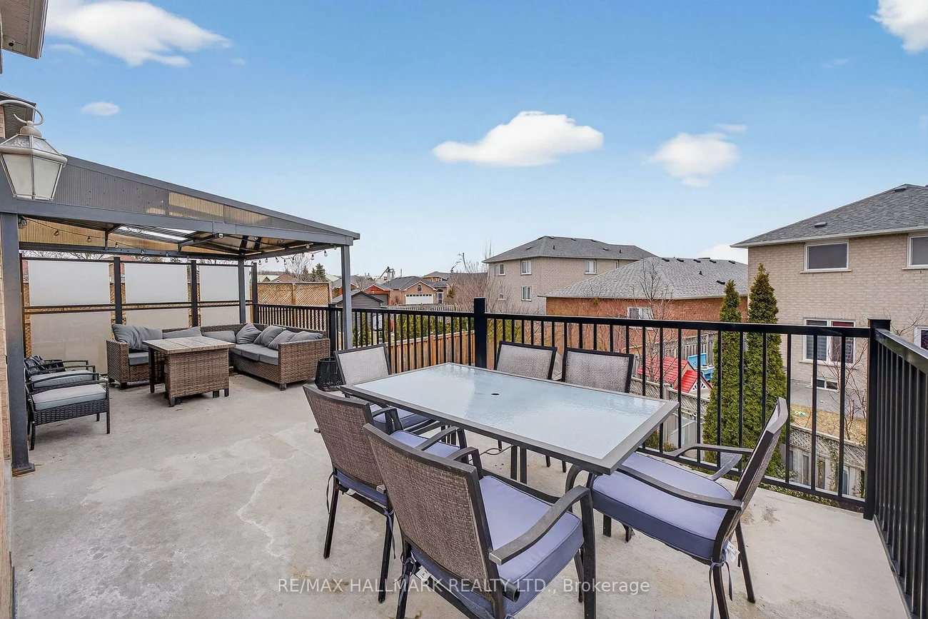 33, Topaz, Maple, Vaughan