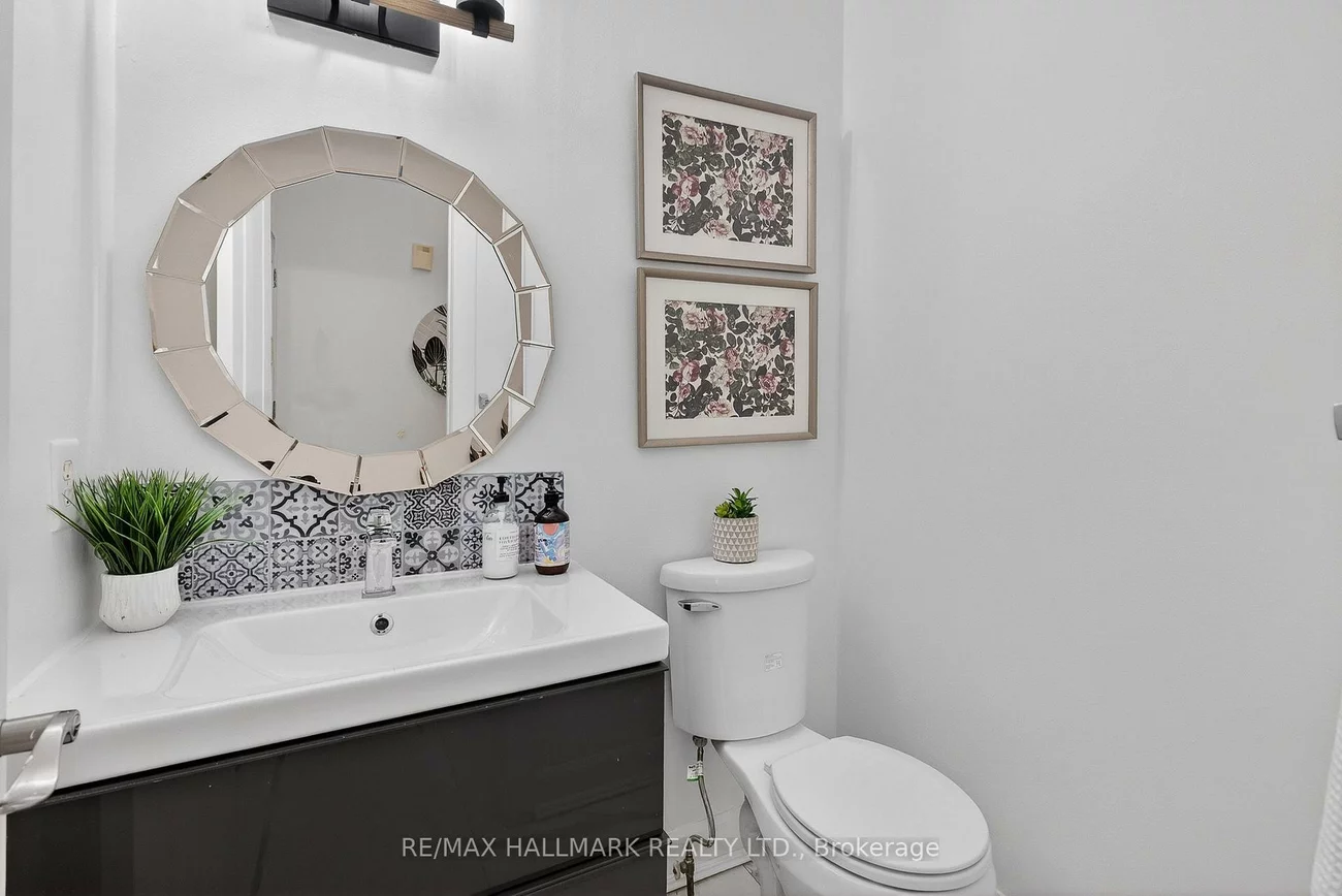 33, Topaz, Maple, Vaughan