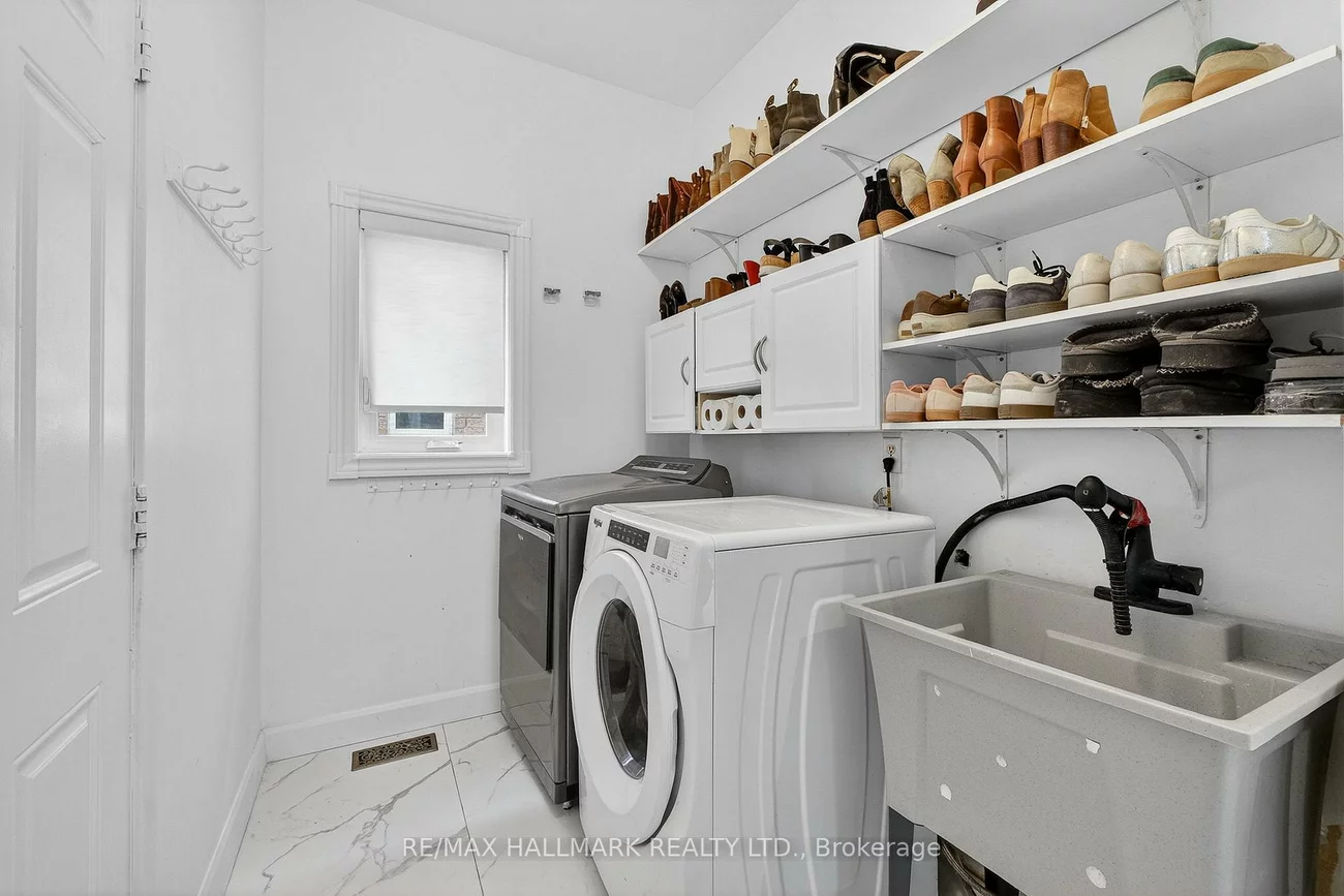 33, Topaz, Maple, Vaughan