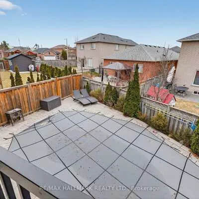 33, Topaz, Maple, Vaughan