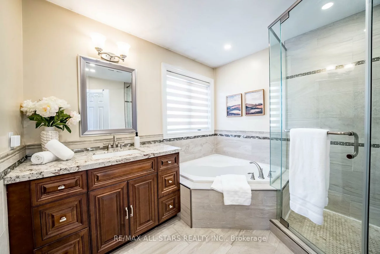 2241, Old Rutherford, Maple, Vaughan