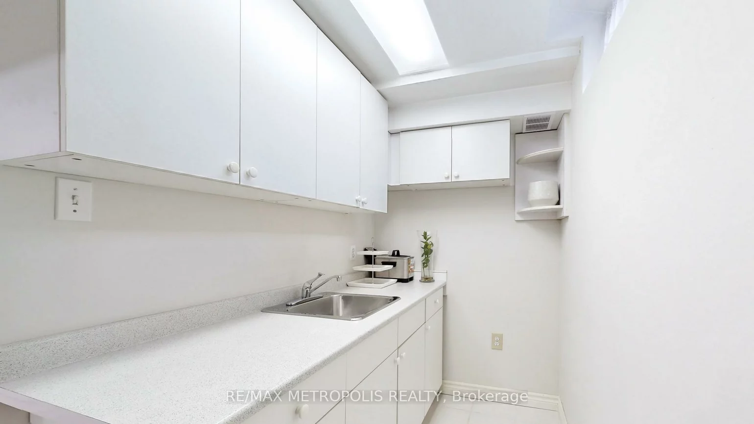 220, Deepsprings, Vellore Village, Vaughan