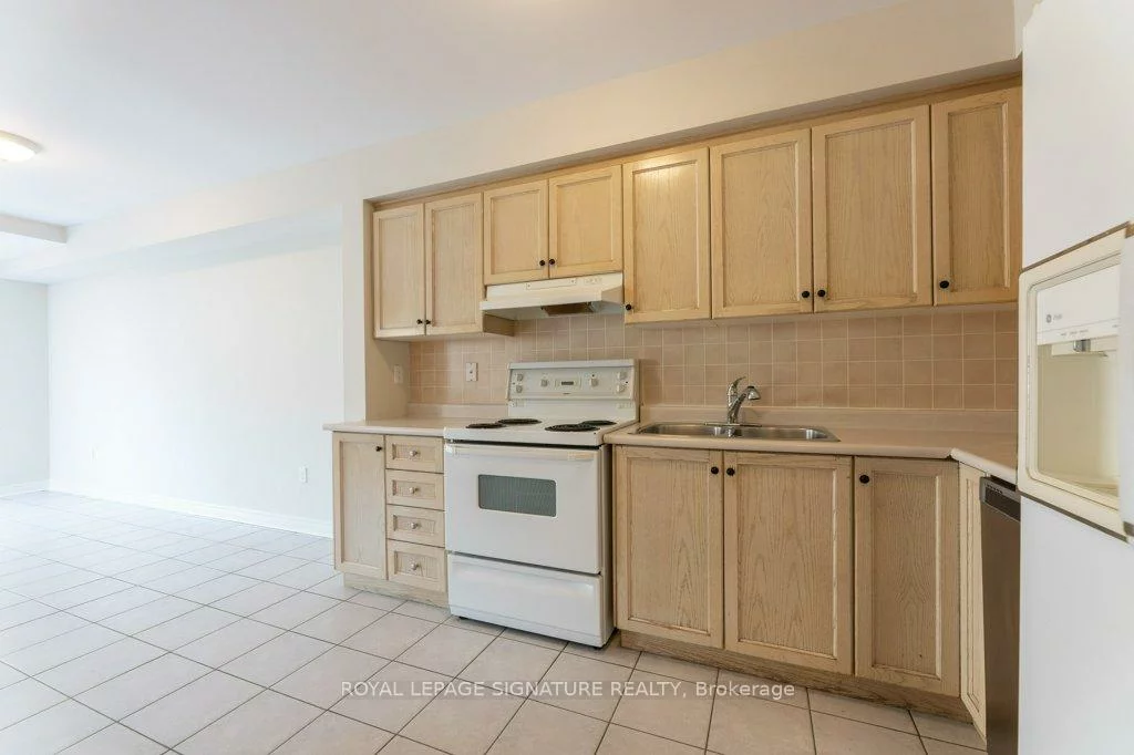 55, Pottery, East Woodbridge, Vaughan