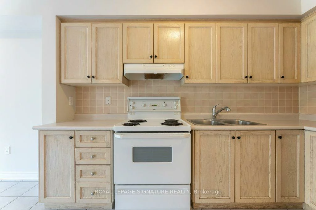 55, Pottery, East Woodbridge, Vaughan