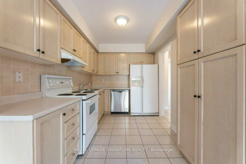 55, Pottery, East Woodbridge, Vaughan