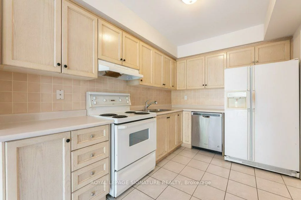 55, Pottery, East Woodbridge, Vaughan