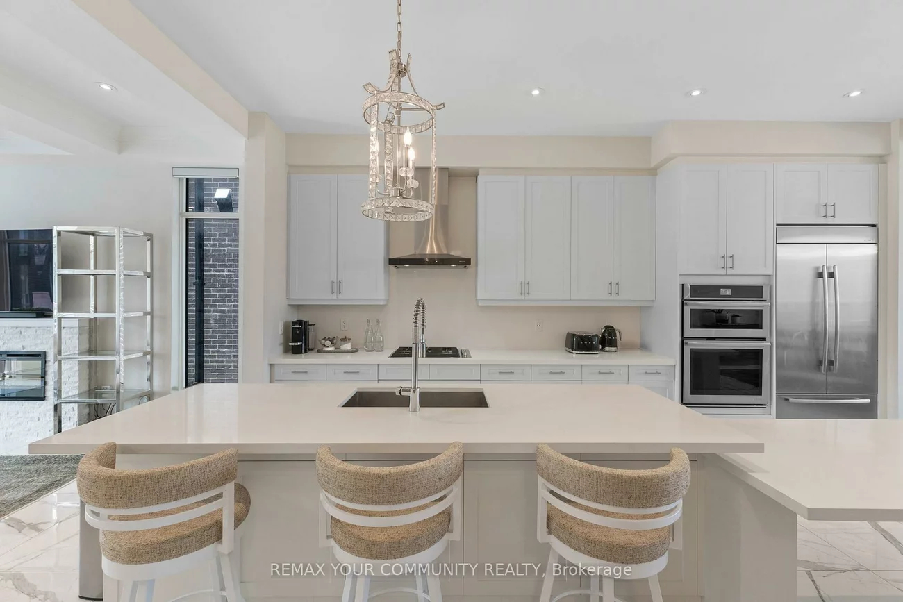 40, Crimson Forest, Patterson, Vaughan