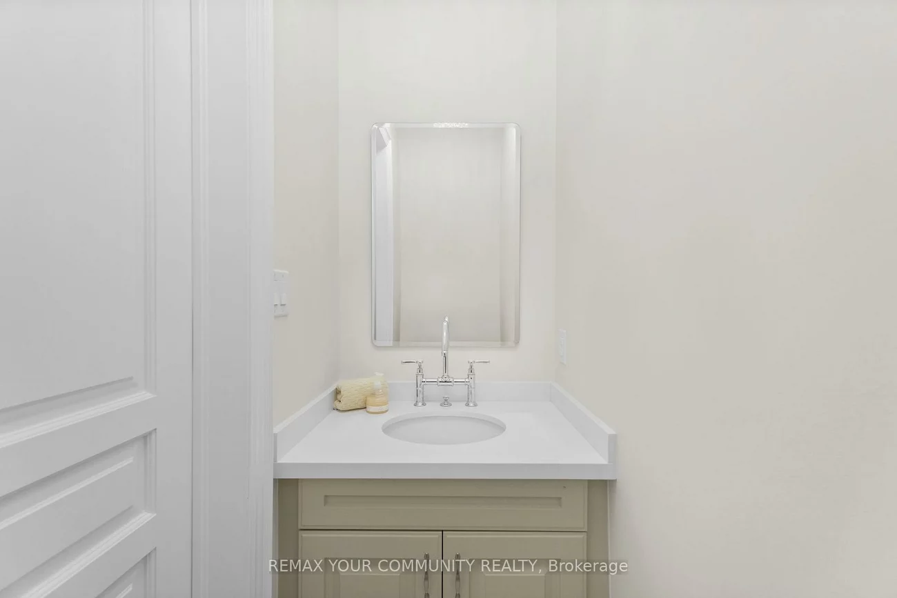 40, Crimson Forest, Patterson, Vaughan