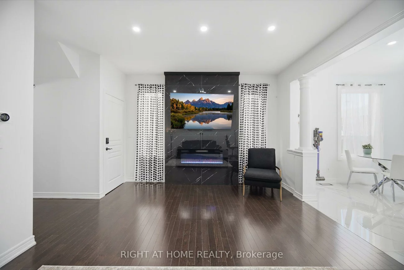 87, Via Toscana, Vellore Village, Vaughan