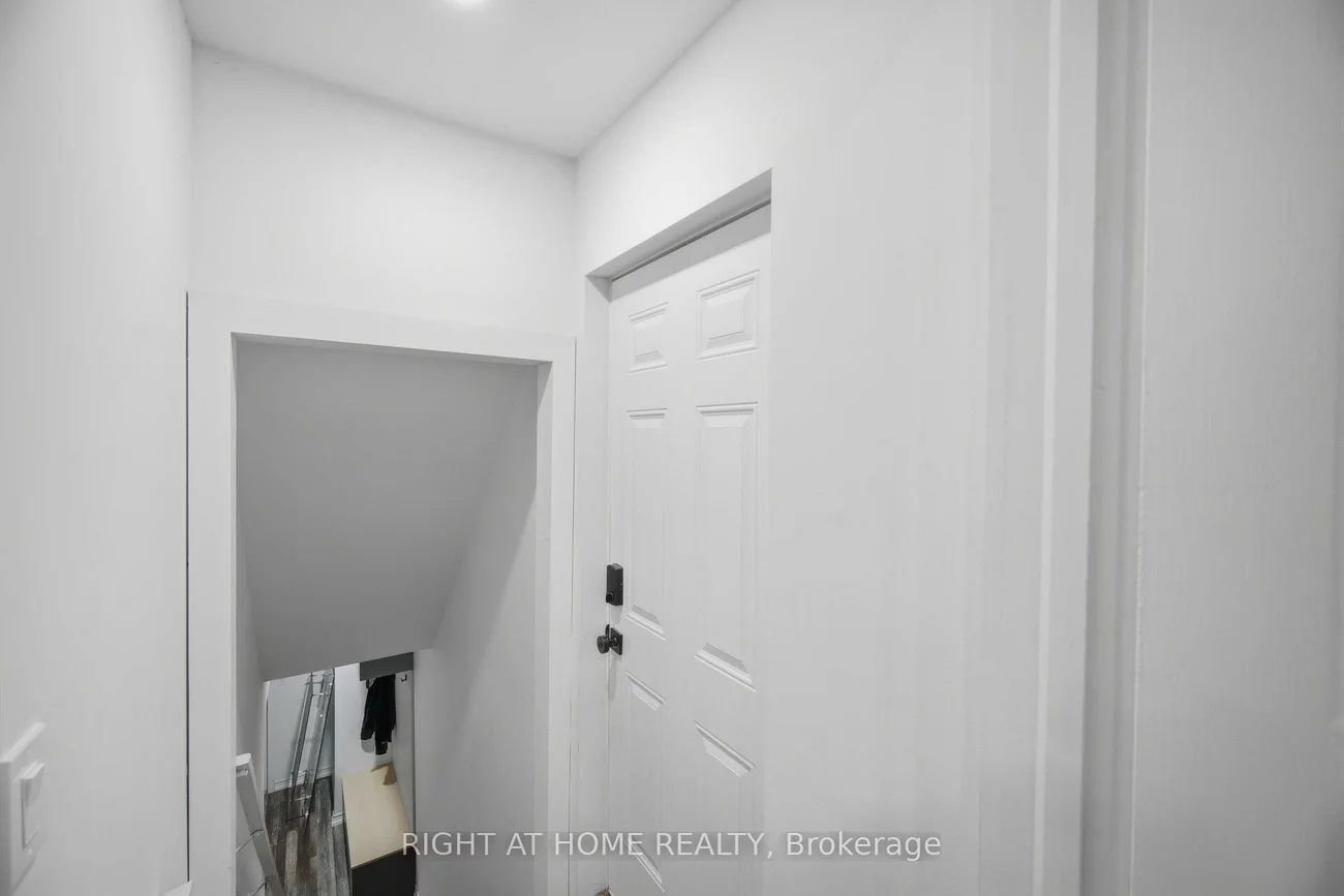 87, Via Toscana, Vellore Village, Vaughan