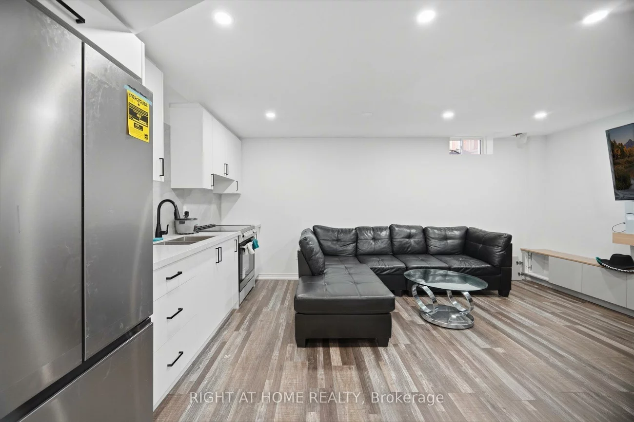 87, Via Toscana, Vellore Village, Vaughan