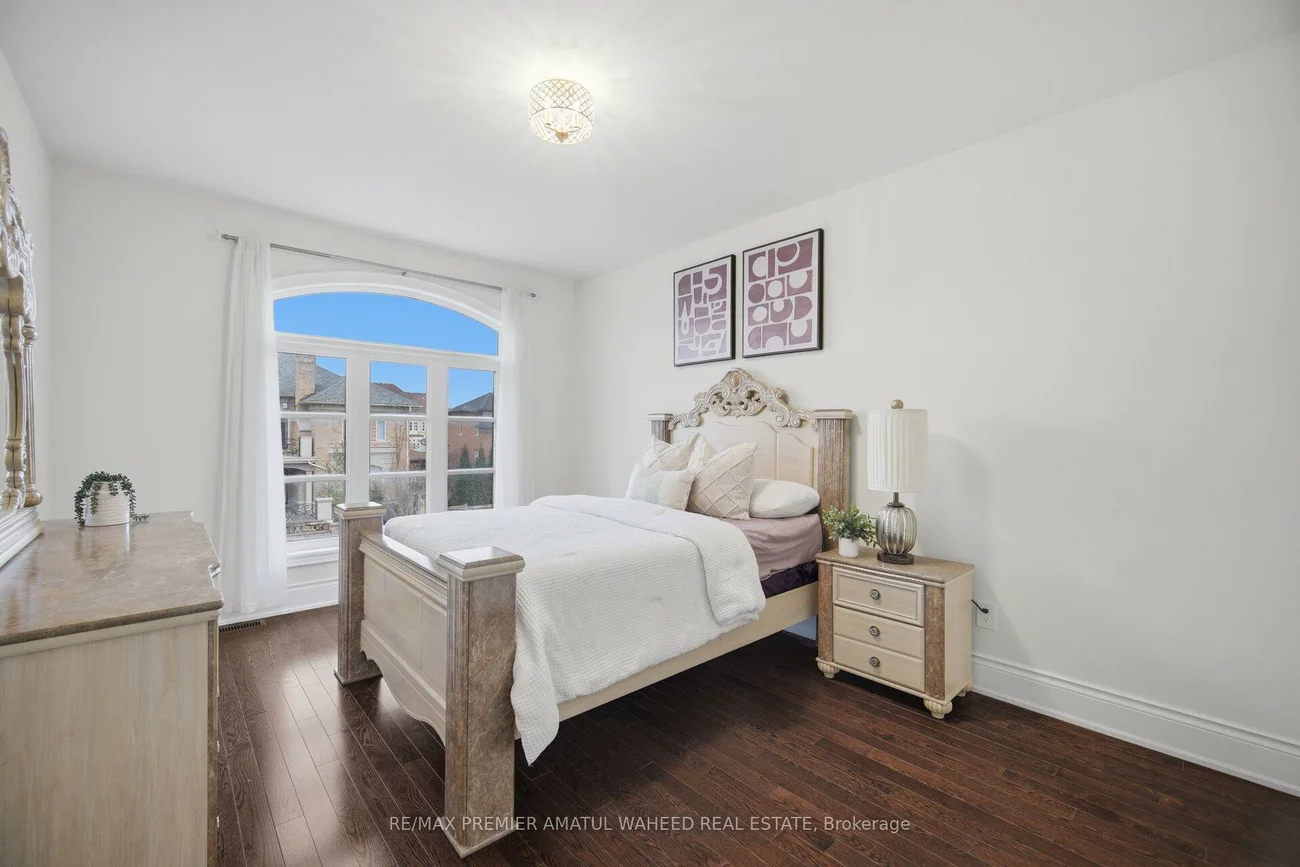 75, Virtue, Vellore Village, Vaughan