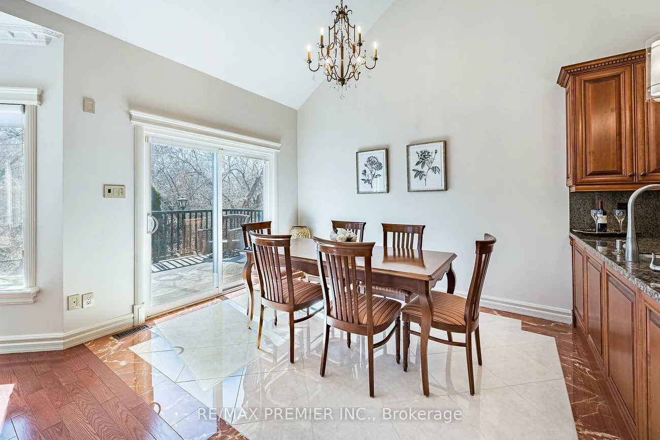 111, Arista, Islington Woods, Vaughan