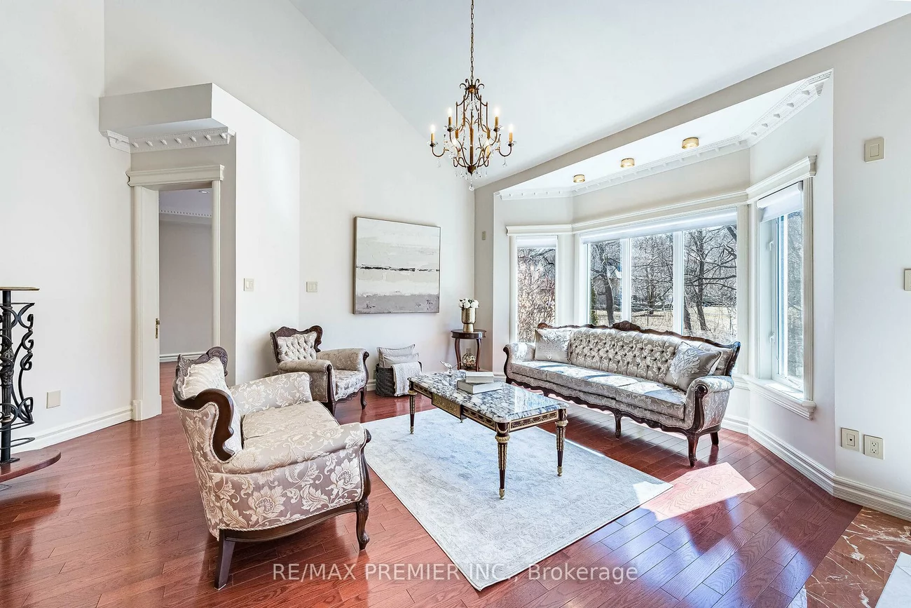 111, Arista, Islington Woods, Vaughan