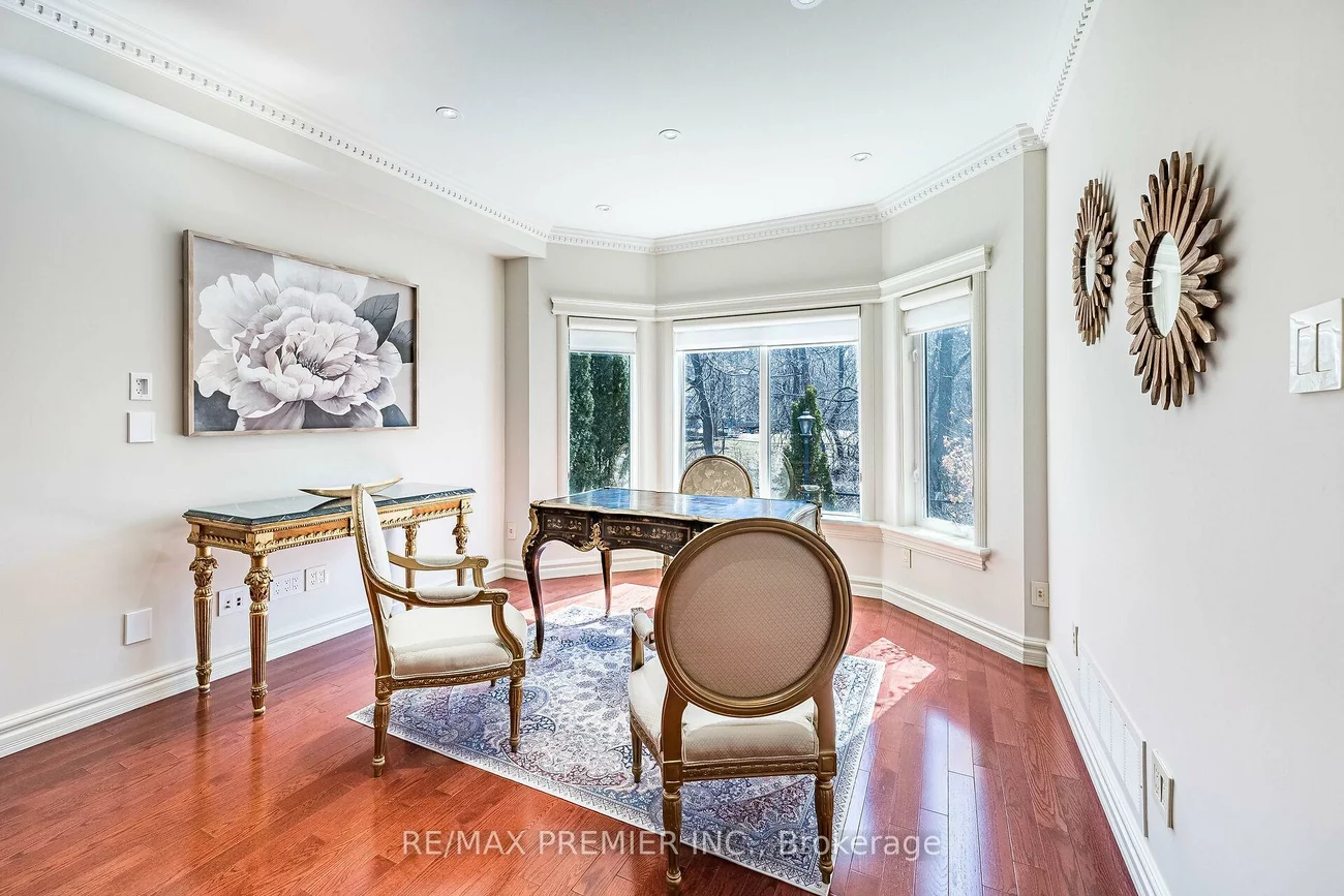 111, Arista, Islington Woods, Vaughan