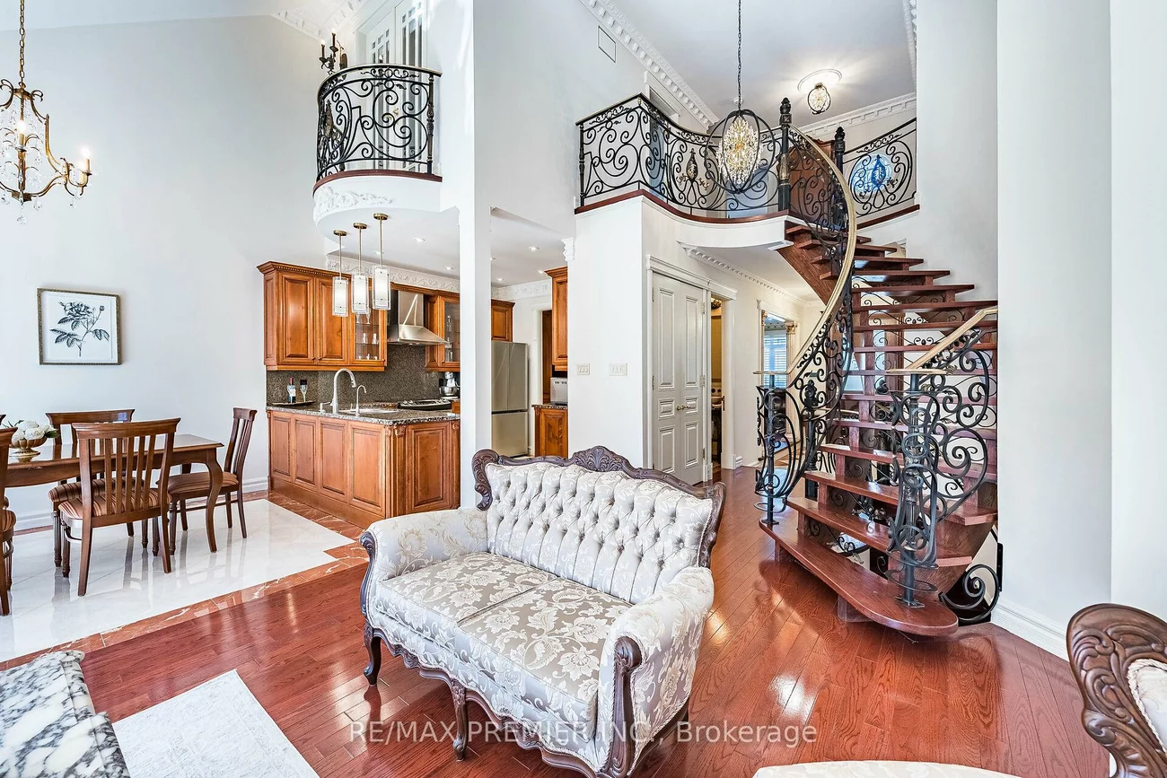 111, Arista, Islington Woods, Vaughan