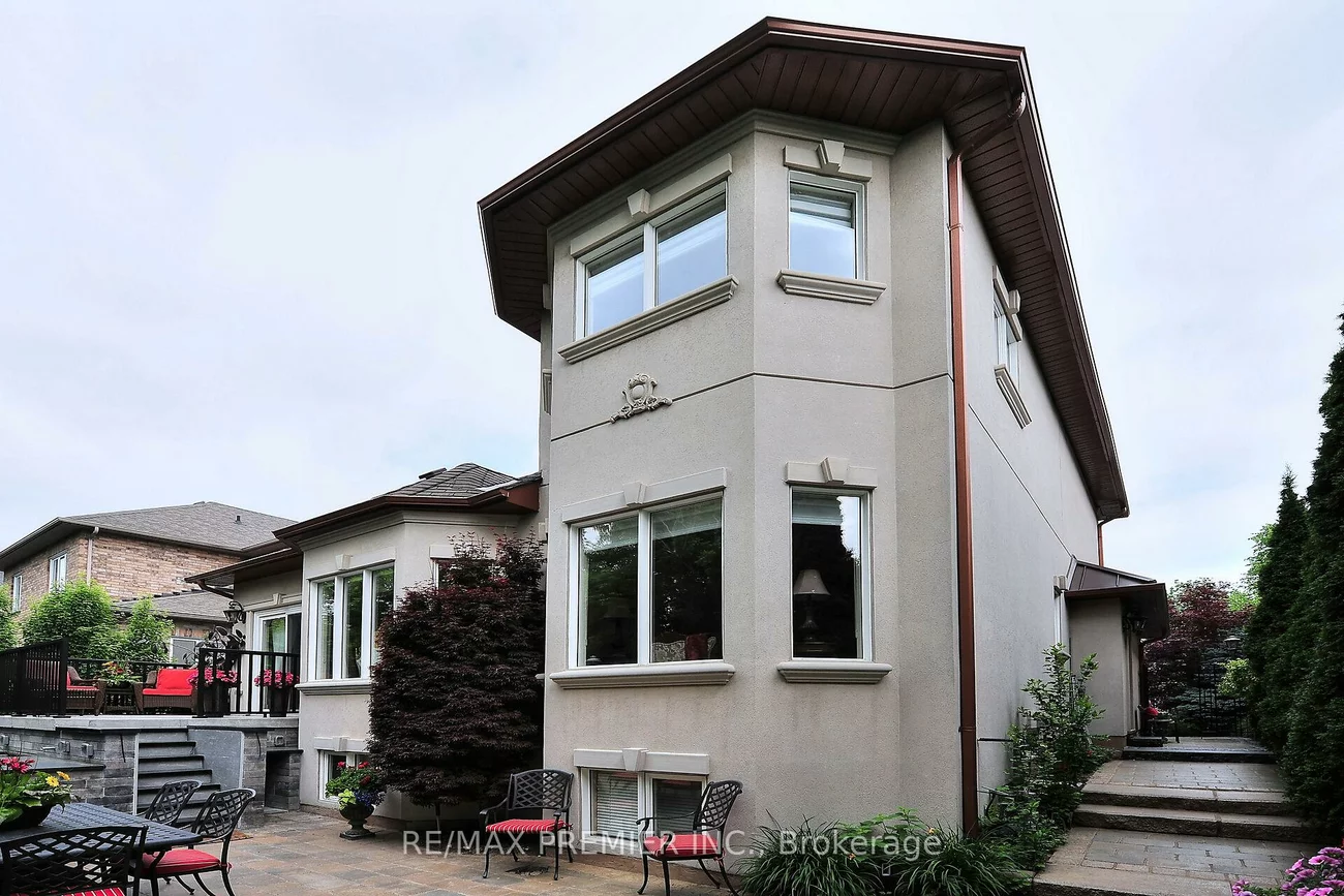 111, Arista, Islington Woods, Vaughan