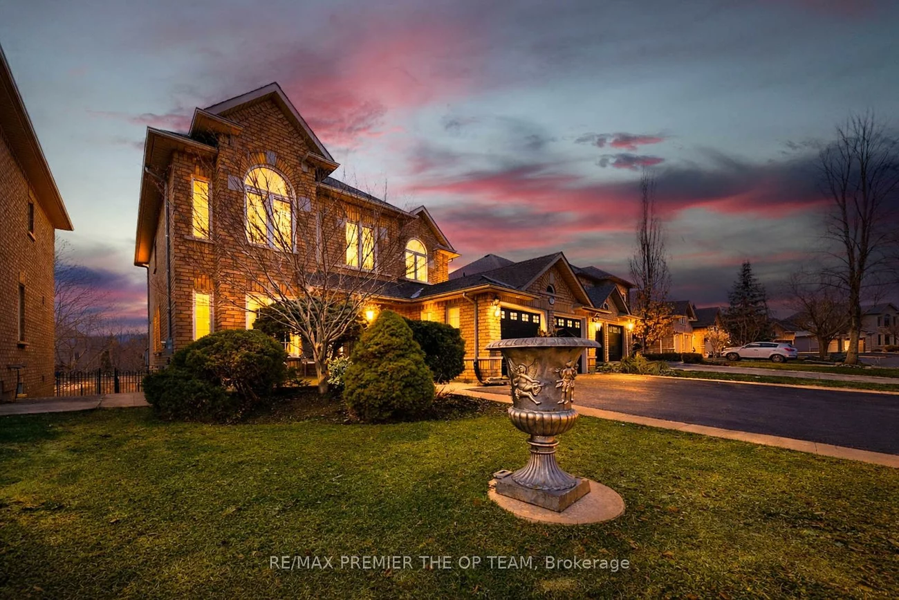 16, St Michele, Islington Woods, Vaughan