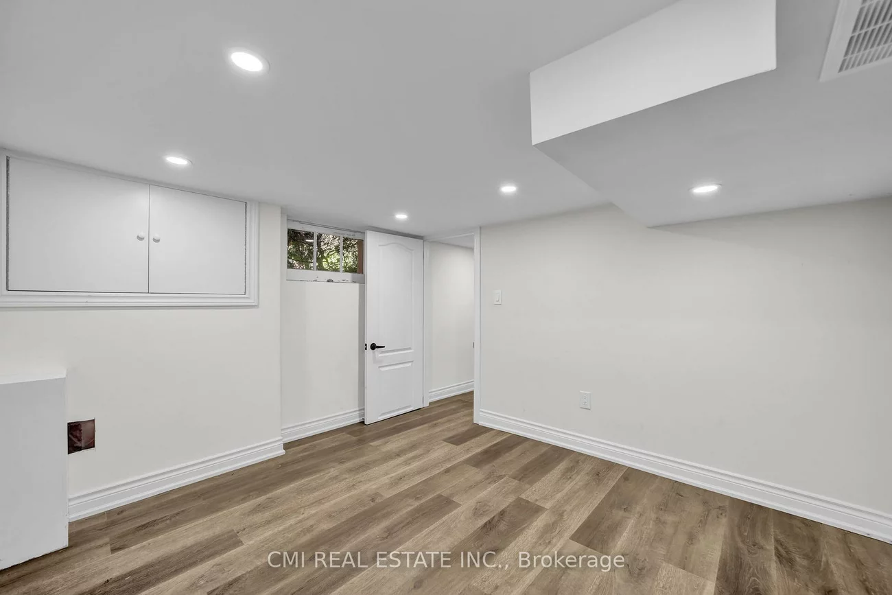 153, Clarence, West Woodbridge, Vaughan