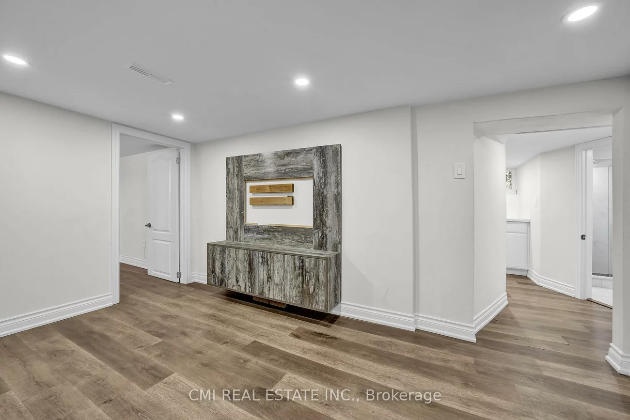 153, Clarence, West Woodbridge, Vaughan