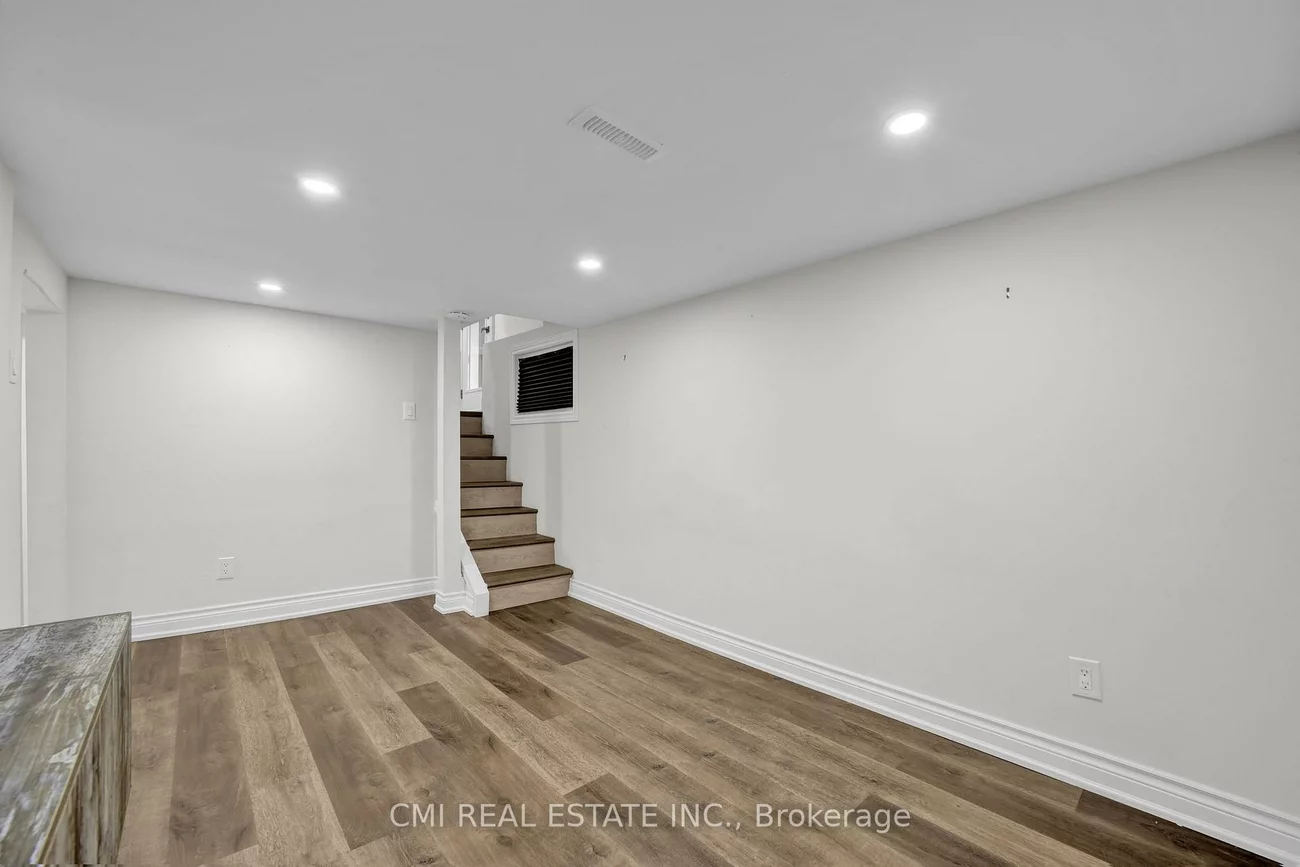 153, Clarence, West Woodbridge, Vaughan