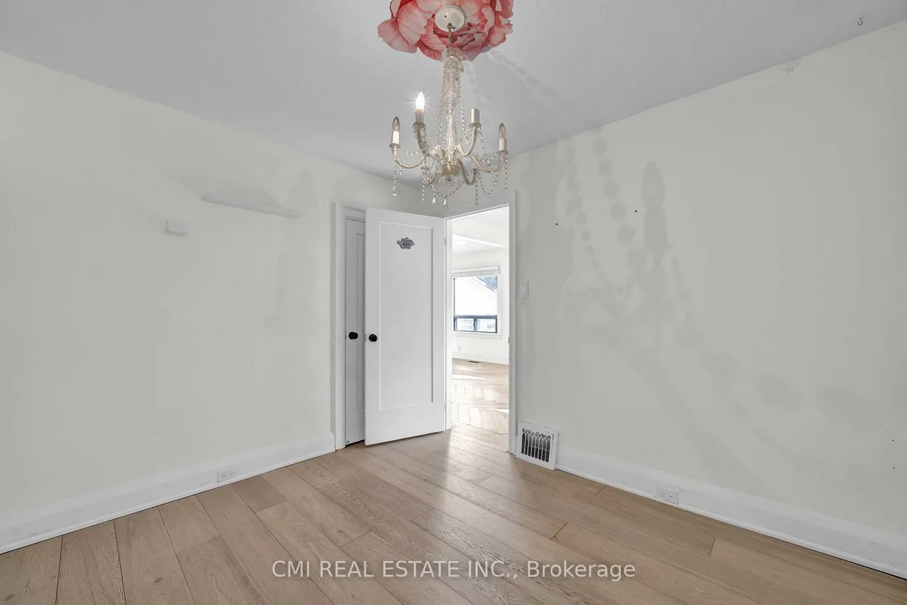 153, Clarence, West Woodbridge, Vaughan