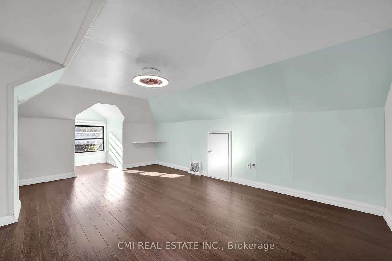 153, Clarence, West Woodbridge, Vaughan