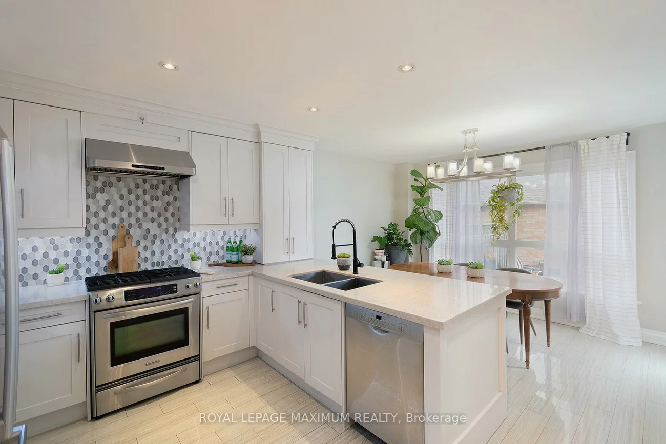 33, La Neve, Sonoma Heights, Vaughan