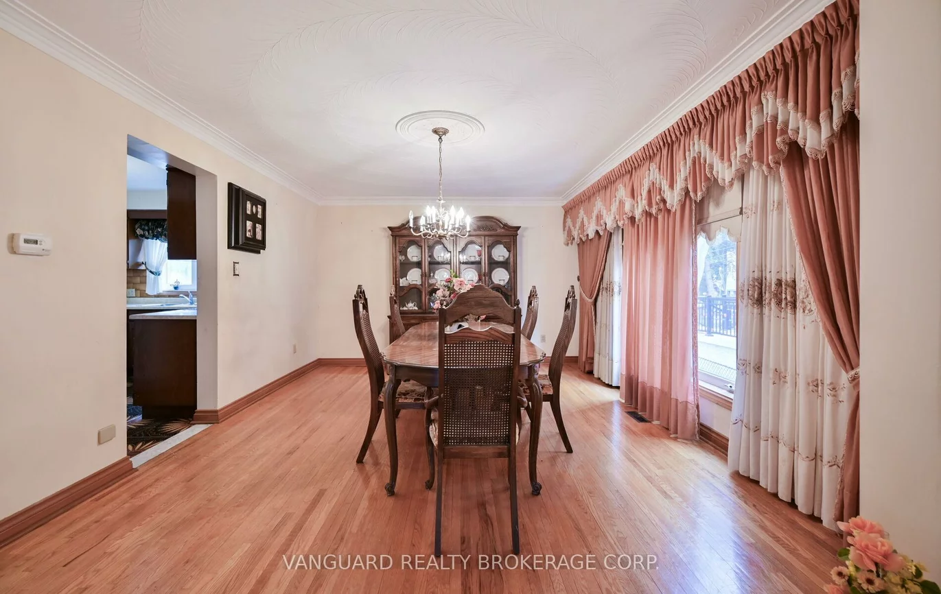 313, Firglen, Islington Woods, Vaughan