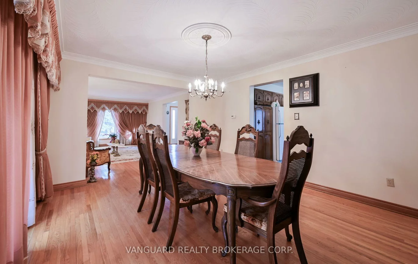 313, Firglen, Islington Woods, Vaughan