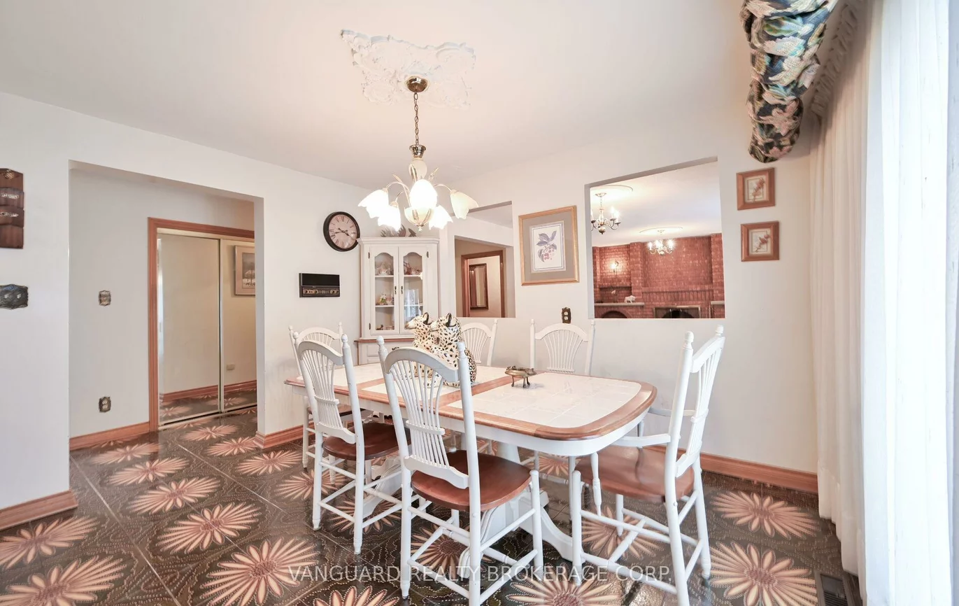 313, Firglen, Islington Woods, Vaughan