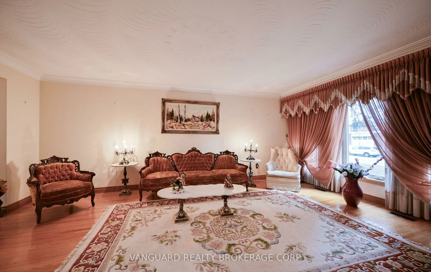 313, Firglen, Islington Woods, Vaughan