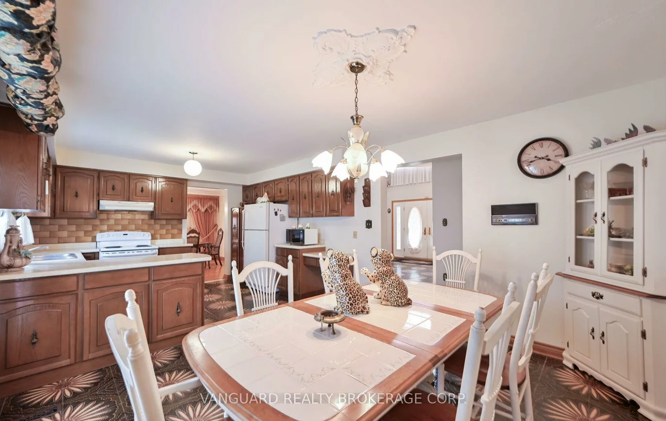 313, Firglen, Islington Woods, Vaughan