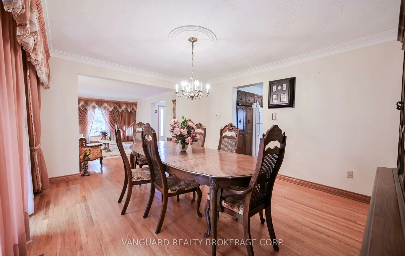 313, Firglen, Islington Woods, Vaughan