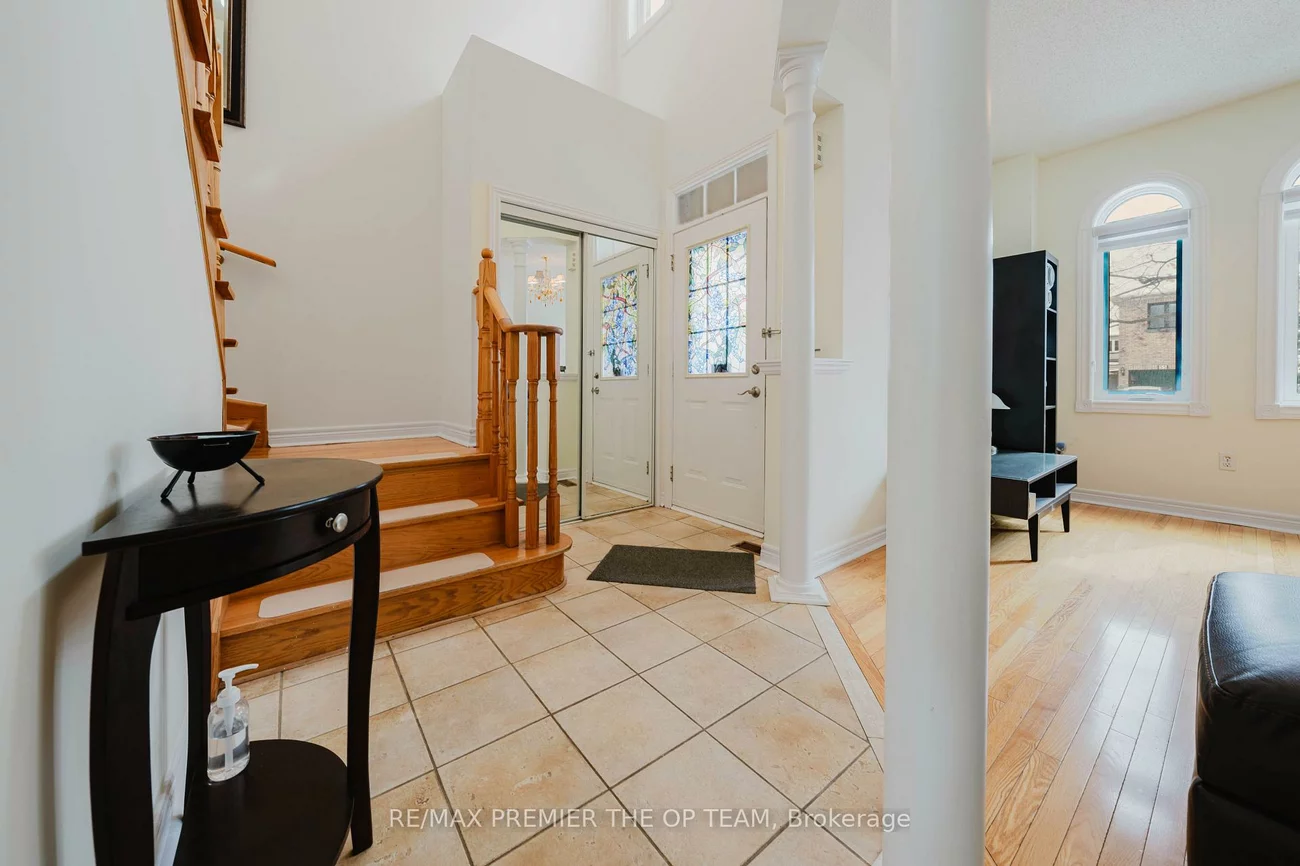 56, Wildberry, Vellore Village, Vaughan