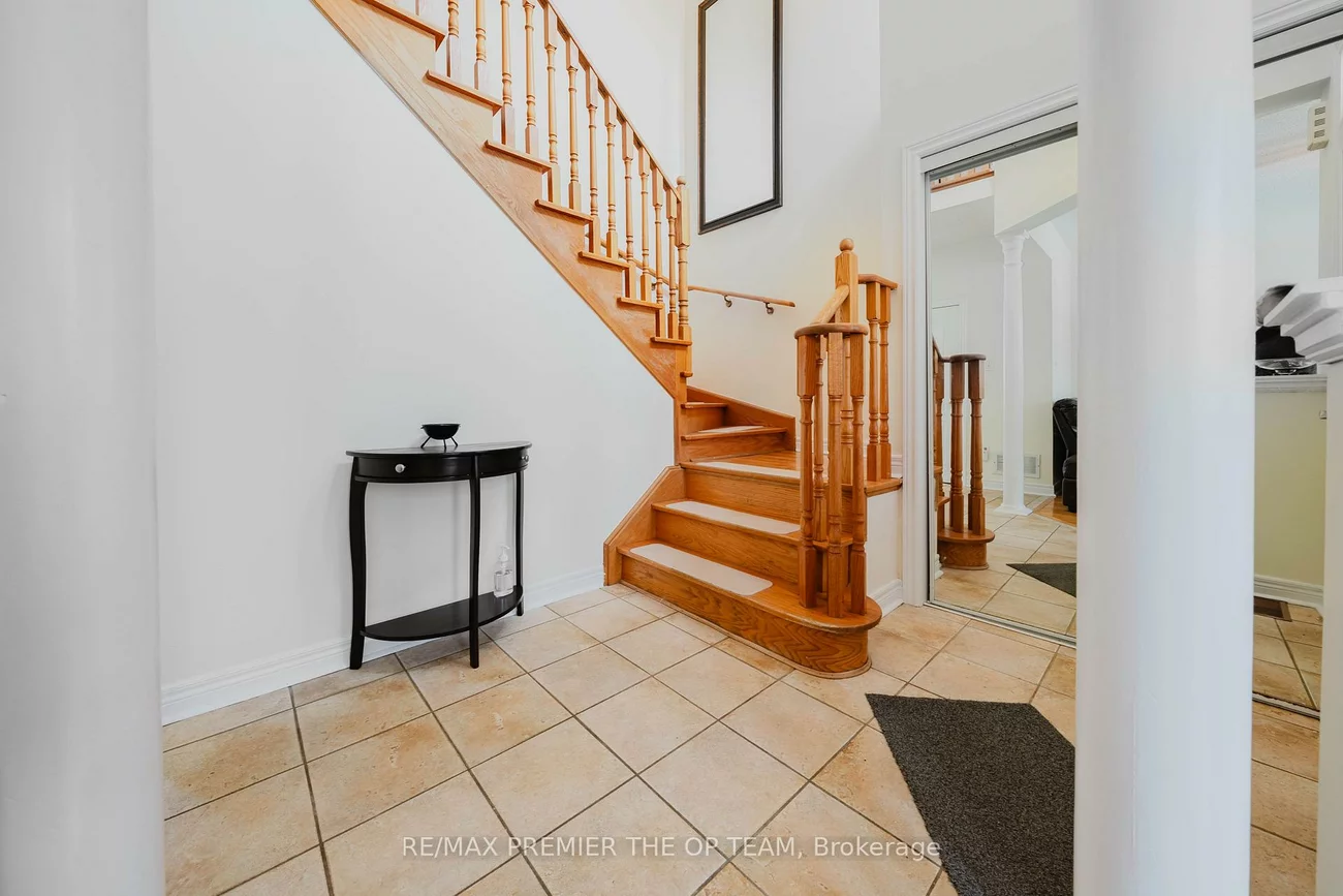 56, Wildberry, Vellore Village, Vaughan