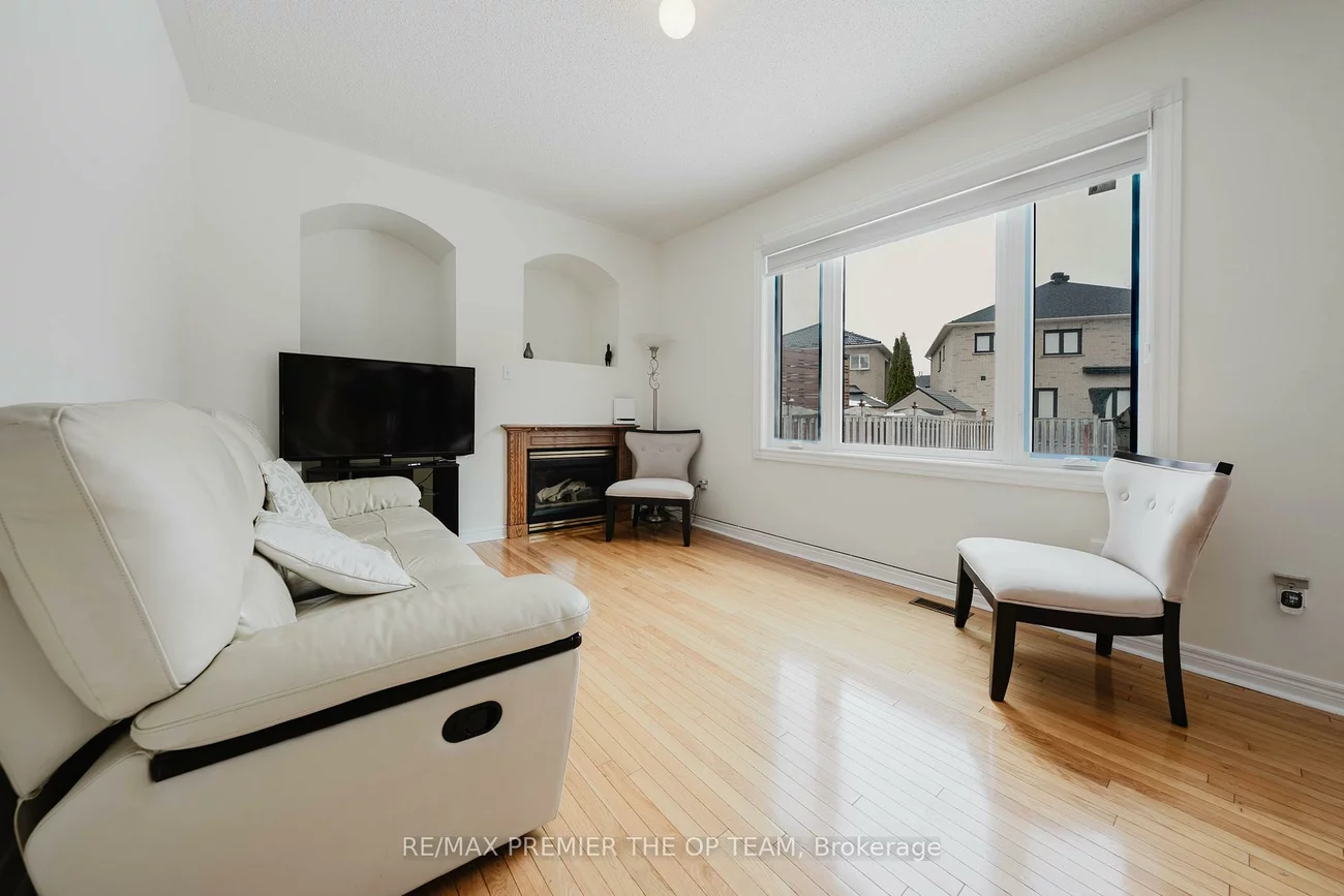 56, Wildberry, Vellore Village, Vaughan