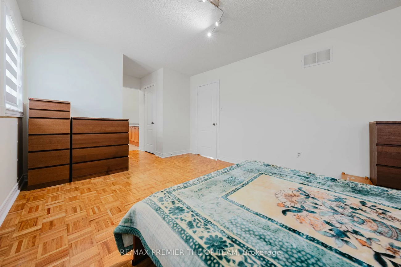 56, Wildberry, Vellore Village, Vaughan