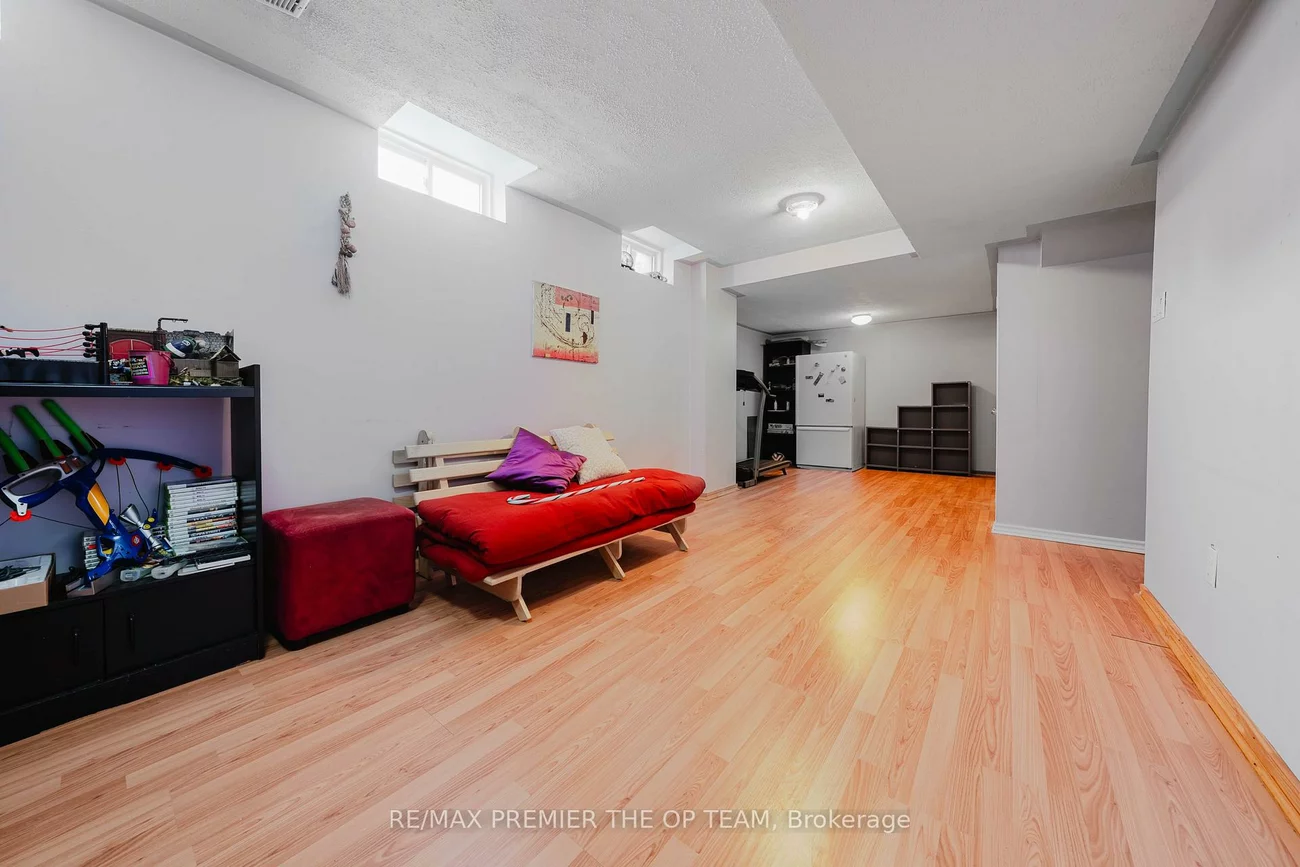 56, Wildberry, Vellore Village, Vaughan