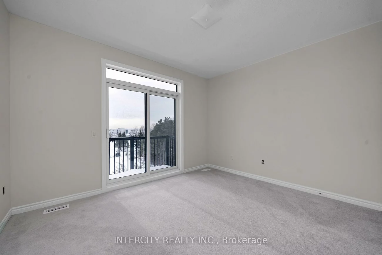 79, Divadale, Elder Mills, Vaughan