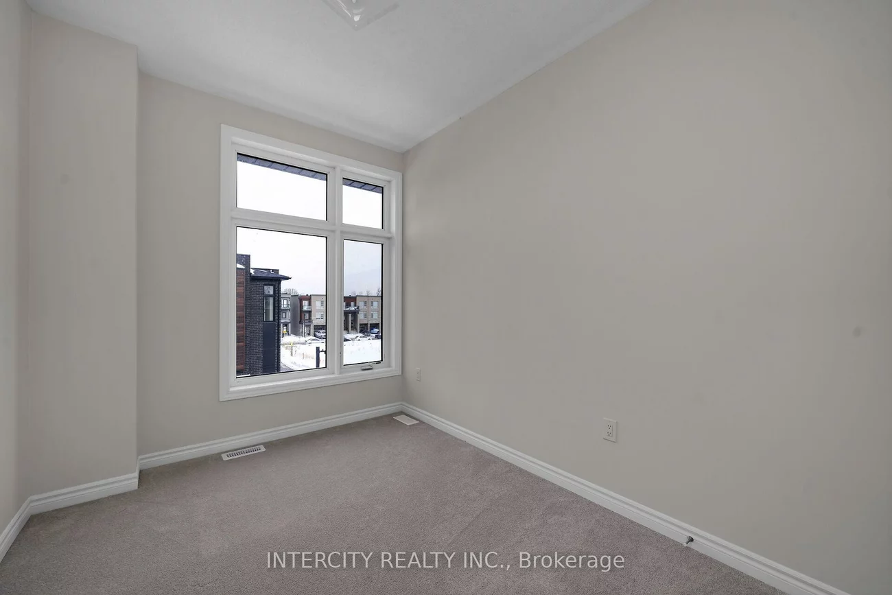 79, Divadale, Elder Mills, Vaughan