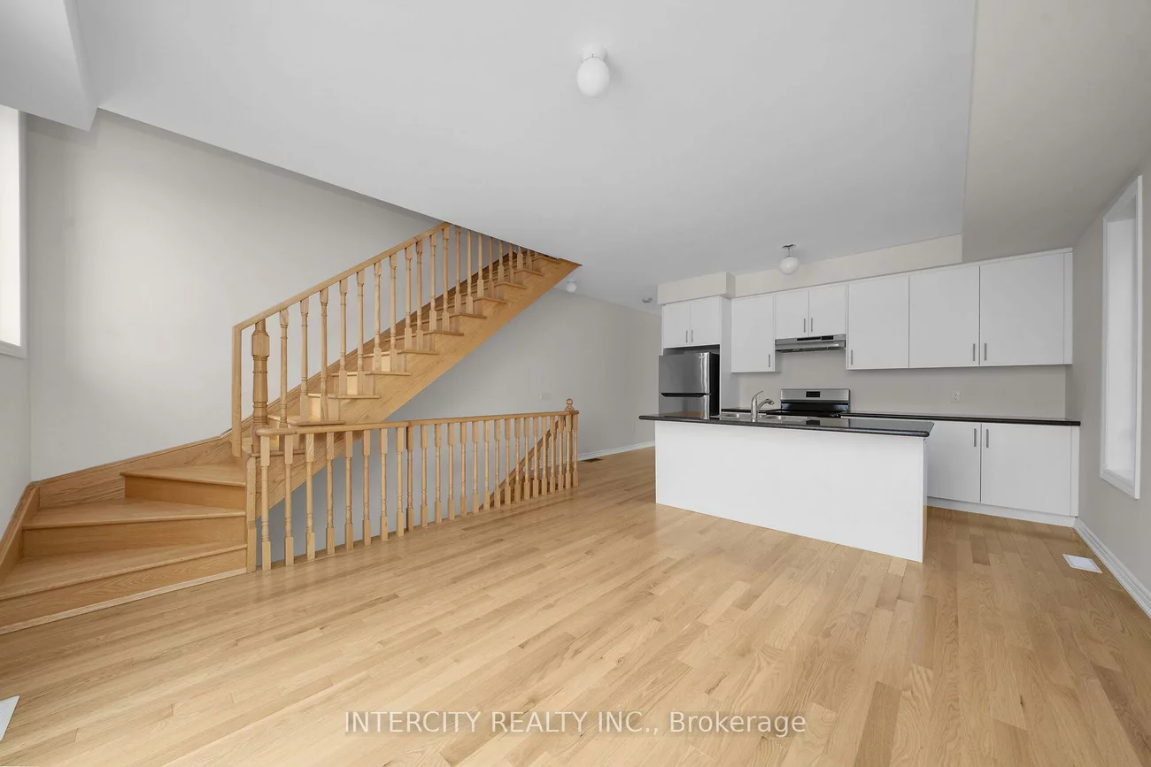 79, Divadale, Elder Mills, Vaughan